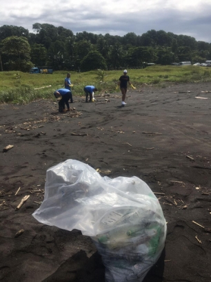 Costa Rica: Voluntarios sacaron 2.400 kilos de residuos de playa Guacalillo